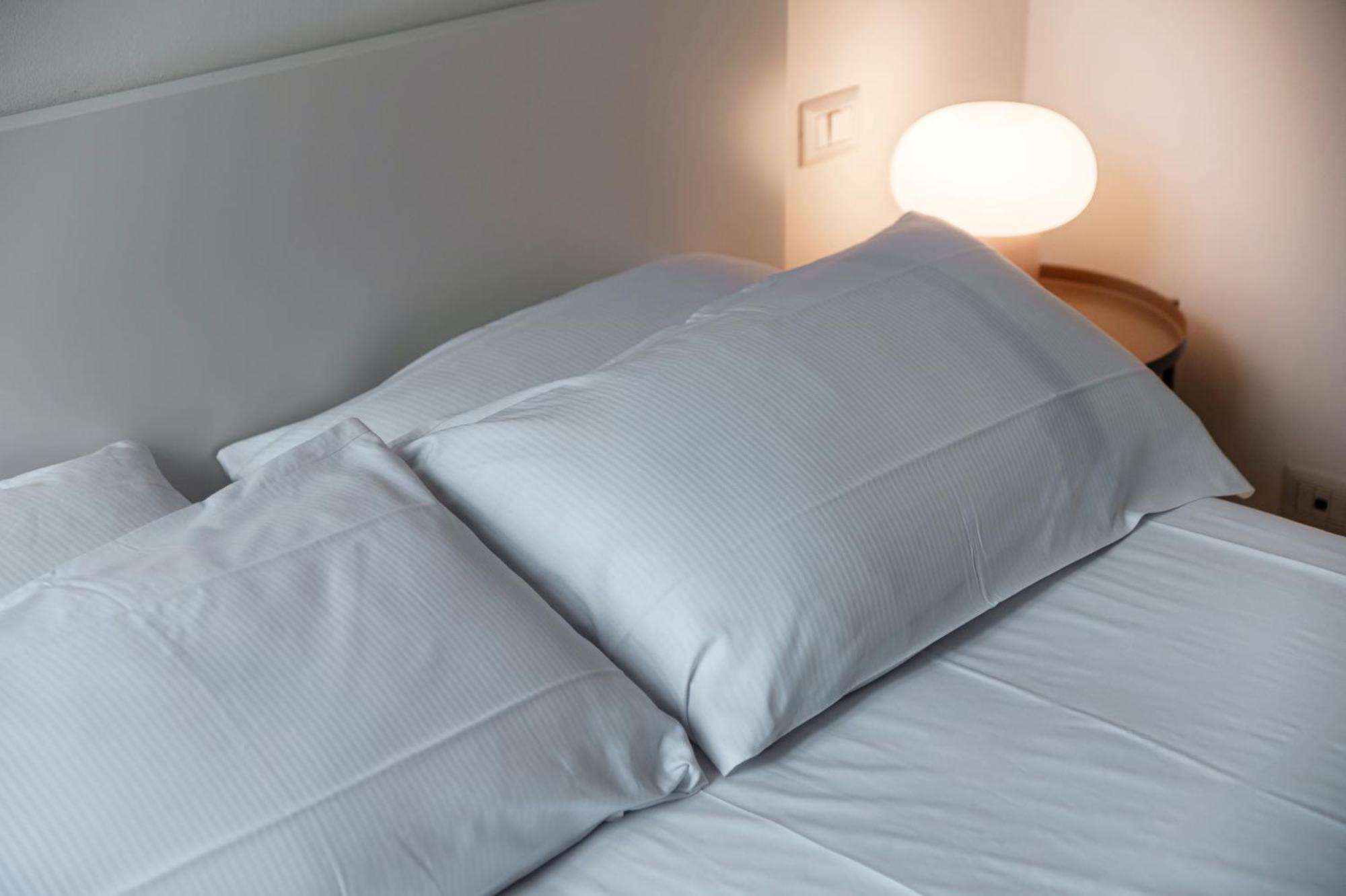 Giuliny Lovely Flat - The House Of Travelers Como Eksteriør bilde